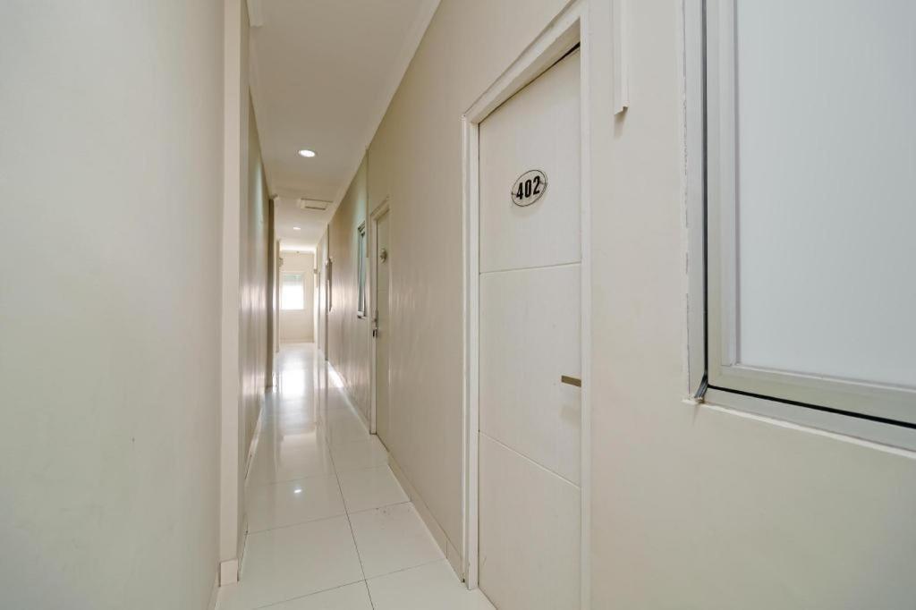 Env Room Jacarta Exterior foto