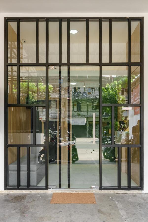 Env Room Jacarta Exterior foto